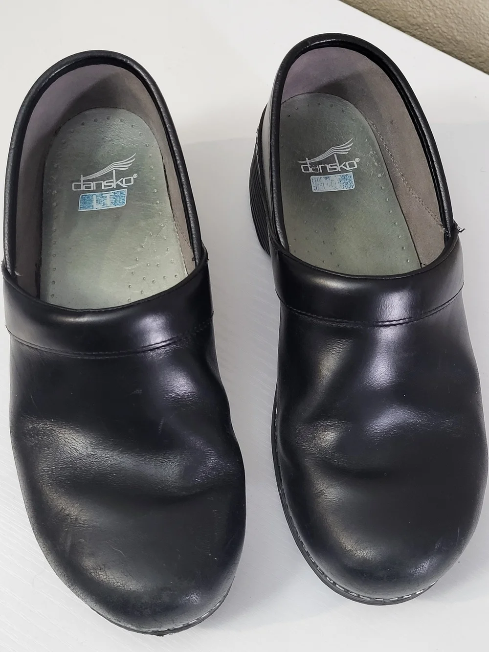 Dansko Womens Black Leather Professional Clog Size 39 8.5